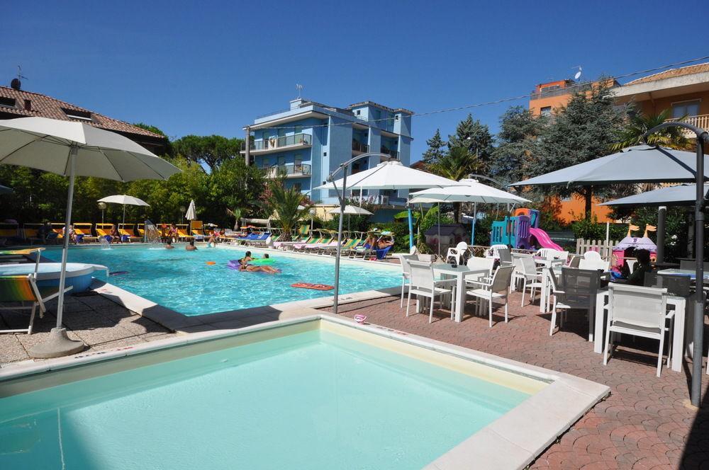 Hotel Tre Rose 里乔内 外观 照片